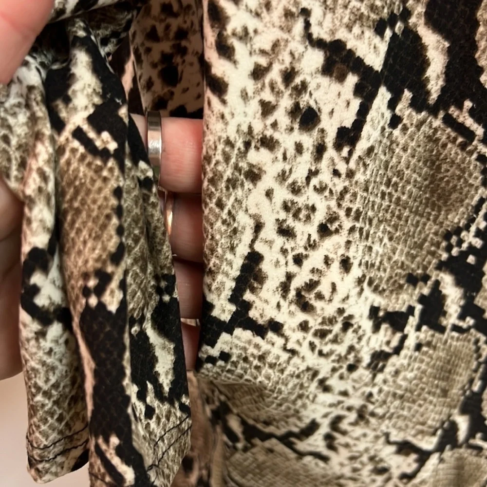 SnakeSkin 🐍 mini dress. Size medium. - Picture 4 of 4